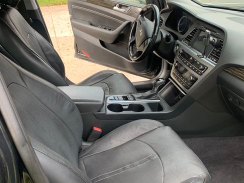 Used 2016 Hyundai Sonata Limited w/ Option Group 05 image 10