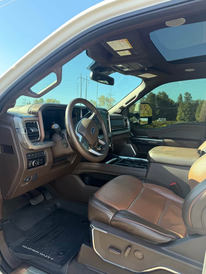 Used 2023 Ford F350 King Ranch AWD/4WD image 6