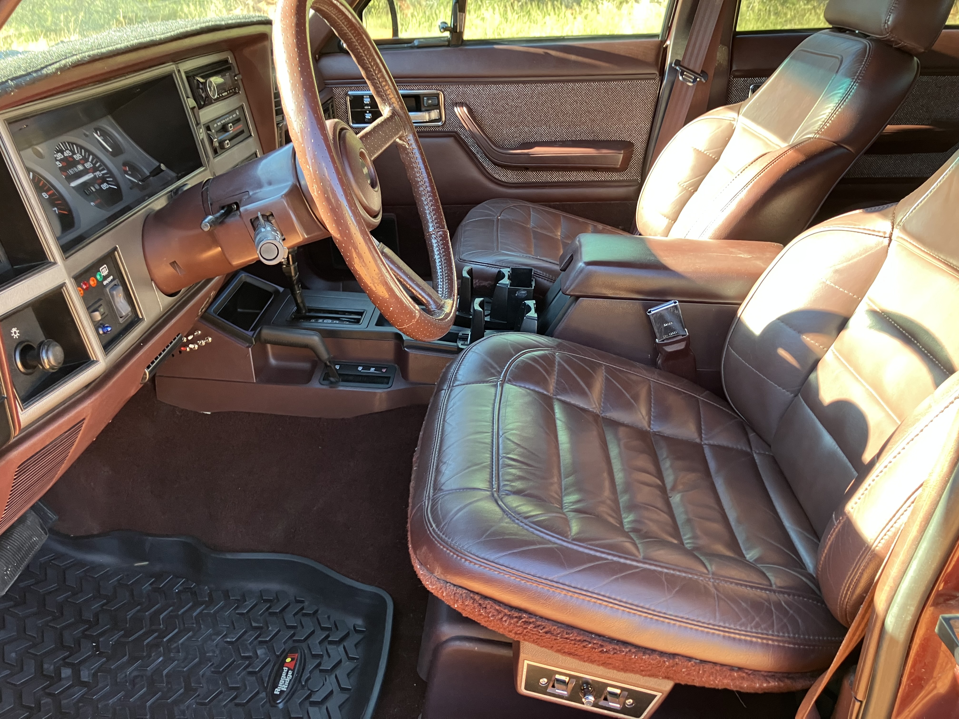 Used 1992 Jeep Cherokee Laredo AWD/4WD image 8