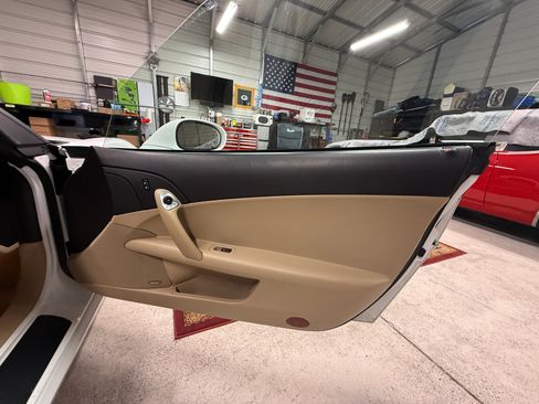 Used 2006 Chevrolet Corvette Convertible w/ Preferred Equipment Group image 12