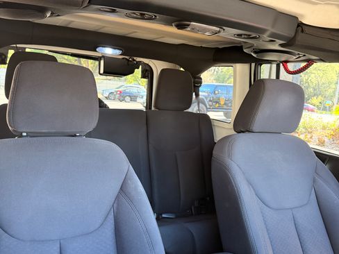 Used 2013 Jeep Wrangler Unlimited Sport image 12