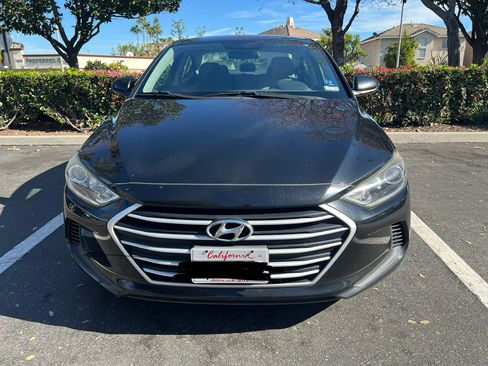 Used 2017 Hyundai Elantra SE FWD image 2