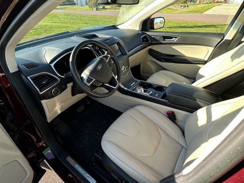 Used 2020 Ford Edge Titanium w/ Equipment Group 301A image 10