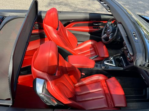 Used 2018 BMW M4 Convertible w/ Competition Package RWD image 10