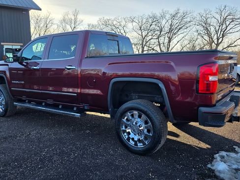 Used 2017 GMC Sierra 2500 Denali w/ Duramax Plus Package image 6