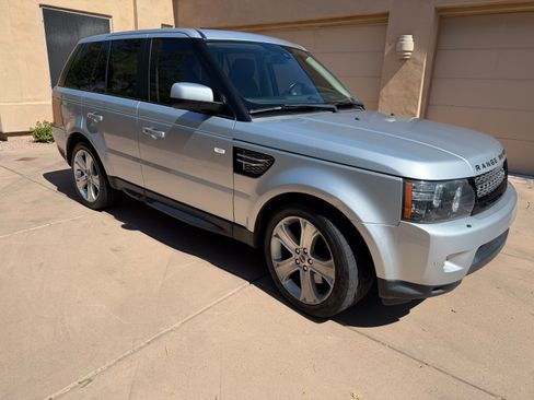 Used 2012 Land Rover Range Rover Sport HSE LUX AWD/4WD image 2