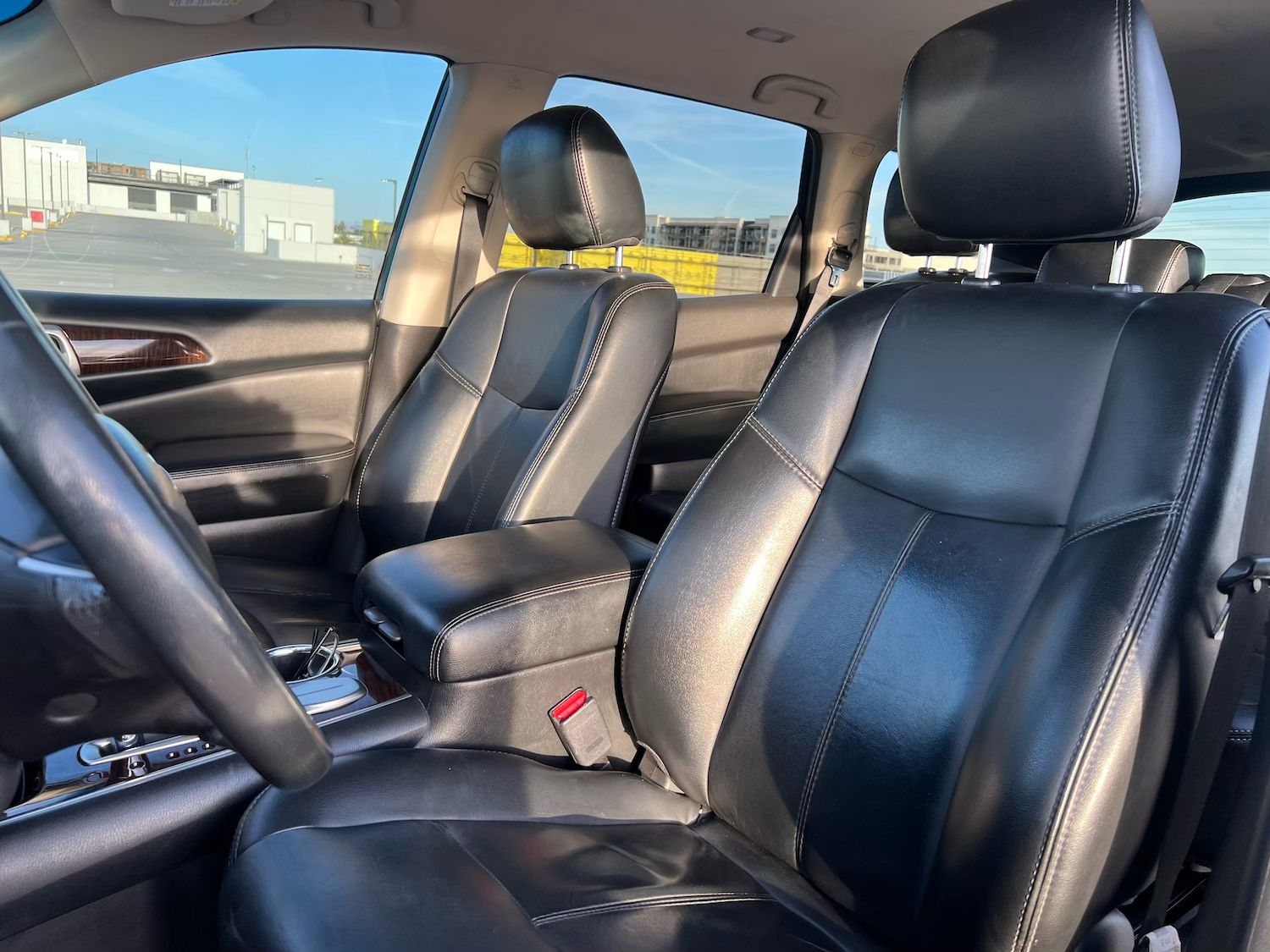 Used 2016 Nissan Pathfinder SL w/ SL Tech Package FWD image 9