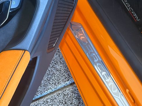 Used 2023 Lamborghini Huracan EVO AWD/4WD image 10
