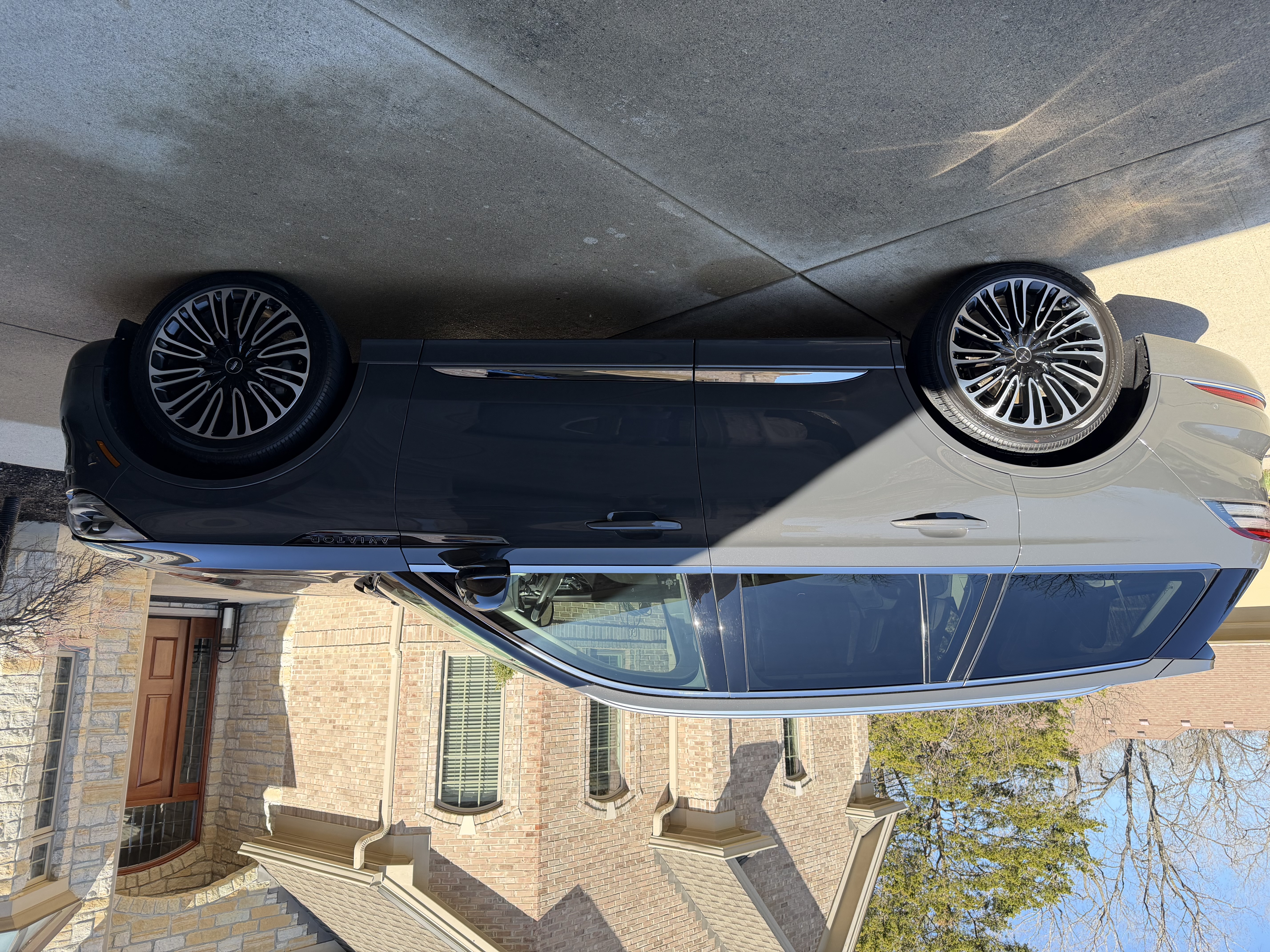 Used 2023 Lincoln Aviator Black Label w/ Dynamic Handling Package AWD/4WD image 10