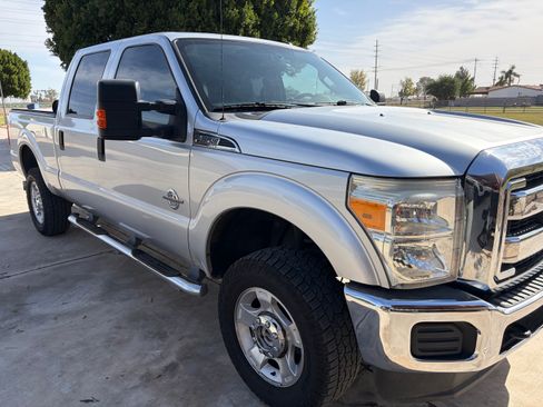 Used 2015 Ford F350 XLT w/ XLT Interior Package image 4