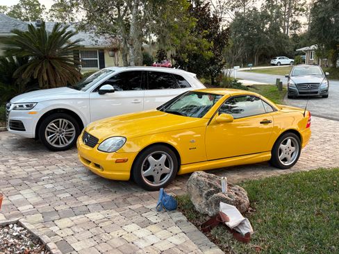 Used 2000 Mercedes-Benz SLK 230 image 2