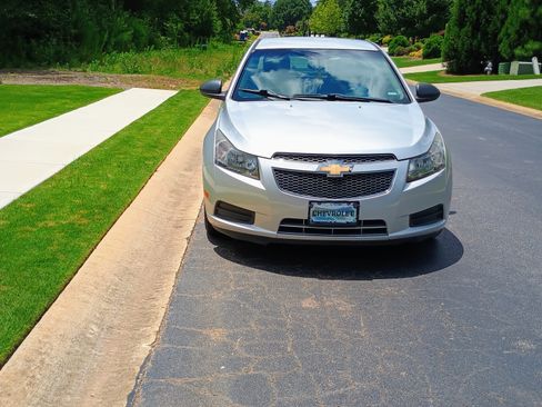 Used 2014 Chevrolet Cruze LS image 12