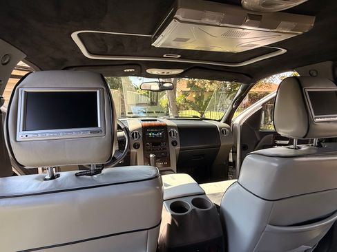 Used 2006 Lincoln Mark LT 4x4 image 12