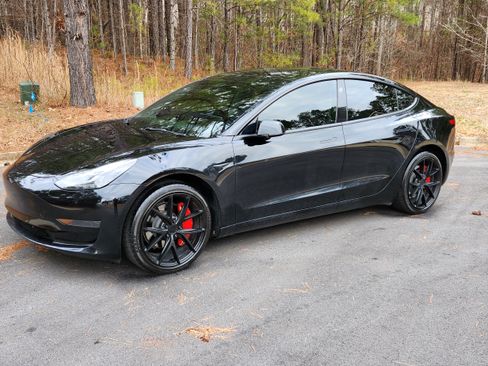 Used 2023 Tesla Model 3 Standard Range image 2
