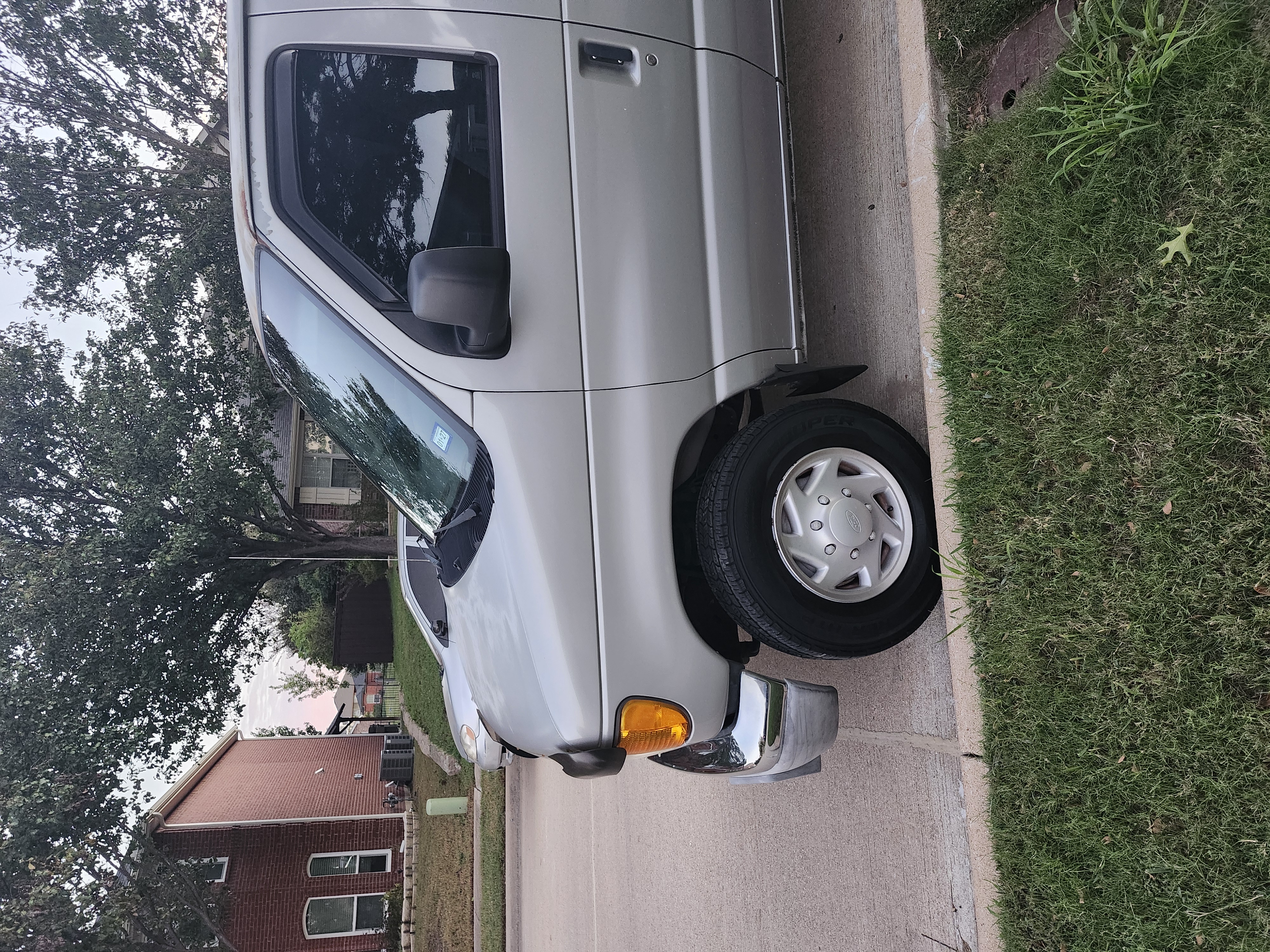 Used 2003 Ford E-350 and Econoline 350 XLT RWD image 26