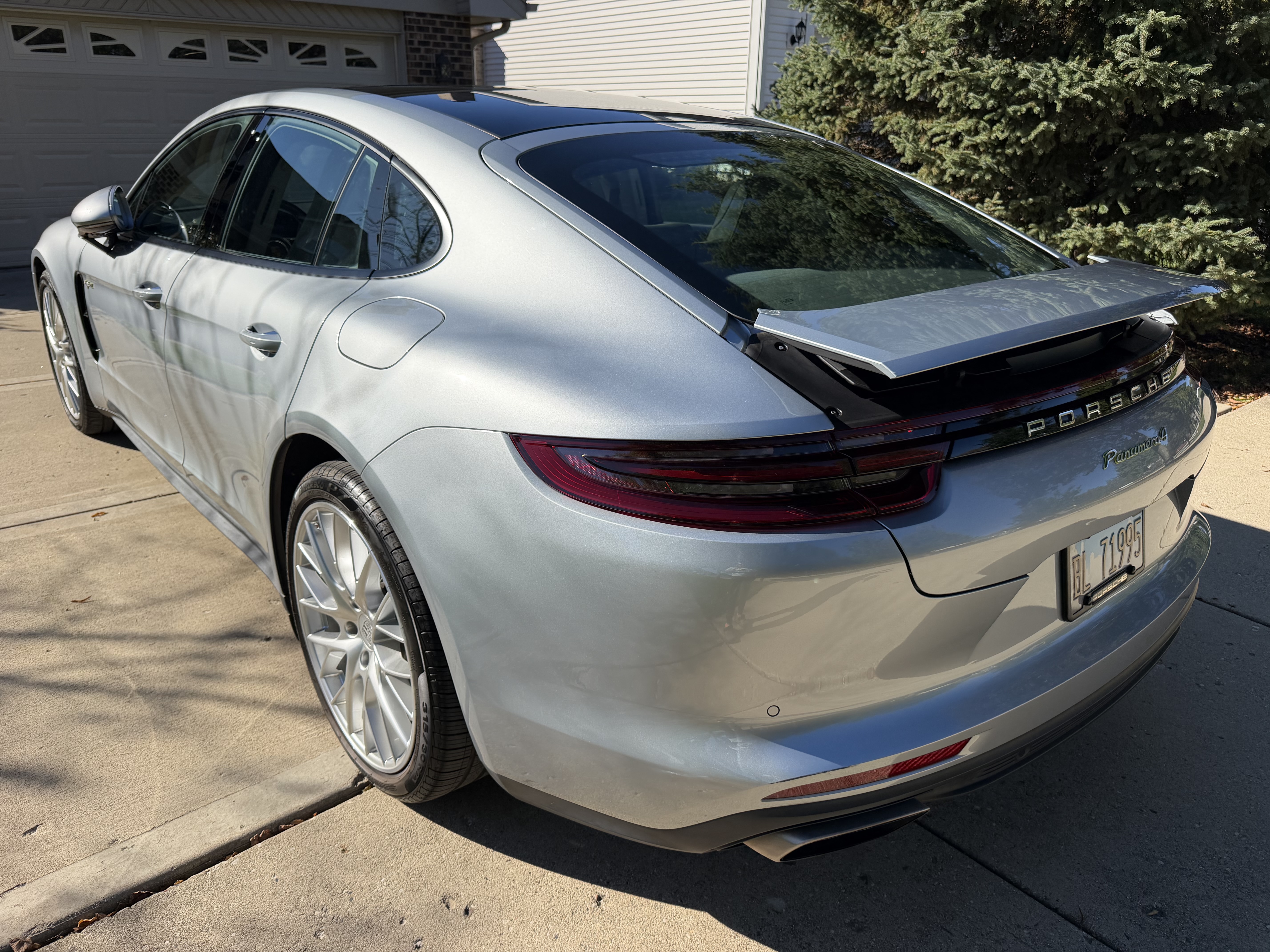Used 2020 Porsche Panamera 4 E-Hybrid AWD/4WD image 9