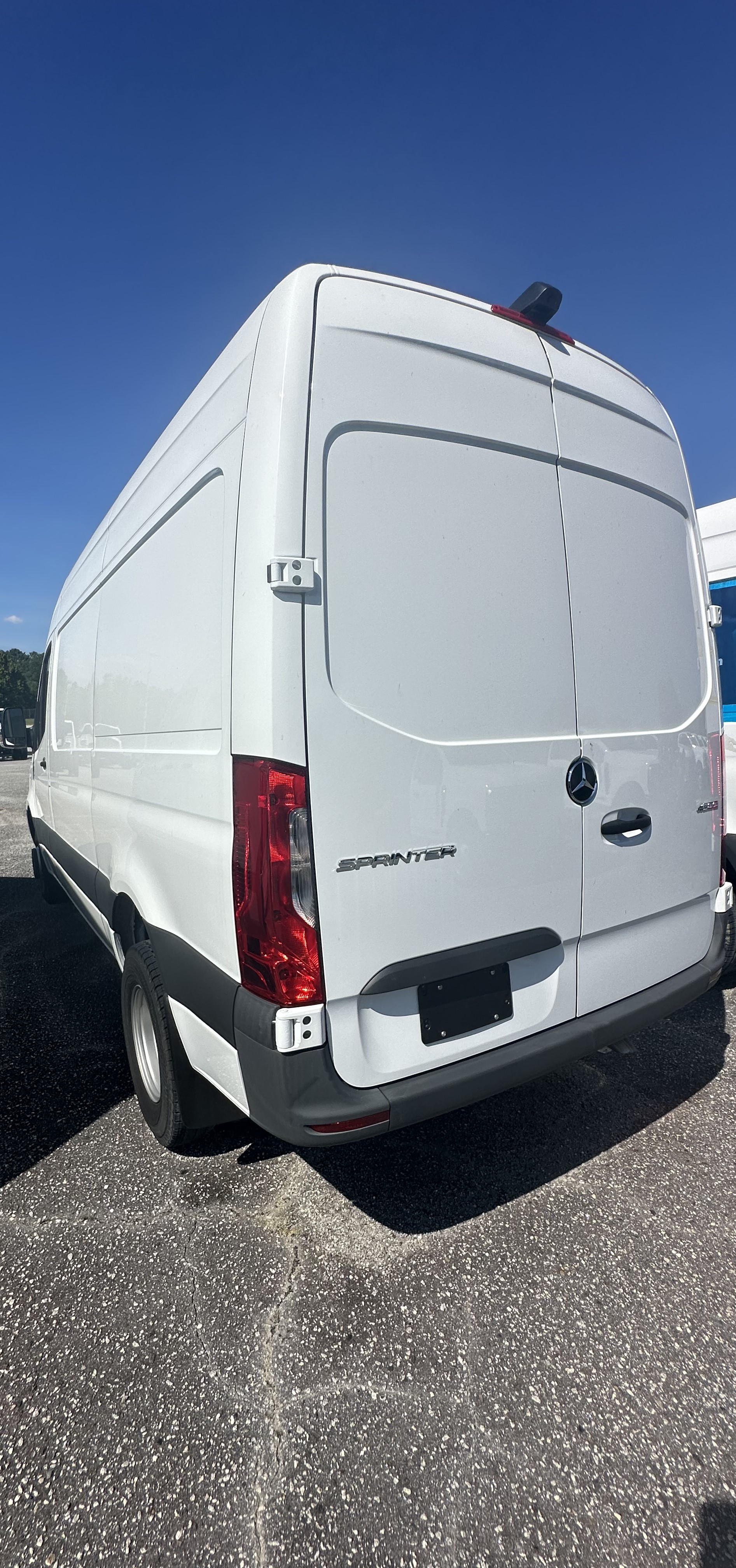 Used 2020 Mercedes-Benz Sprinter 4500 image 7