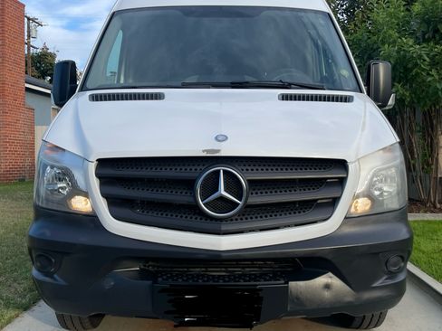 Used 2016 Mercedes-Benz Sprinter 3500 image 9