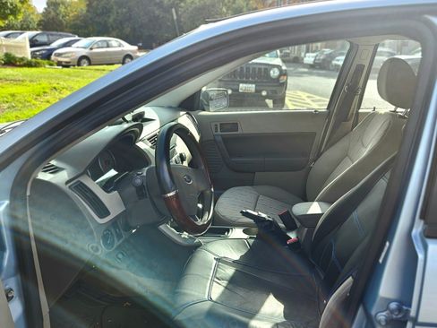 Used 2009 Ford Focus SE image 8