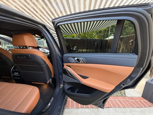 Used 2022 BMW X6 M50i image 18