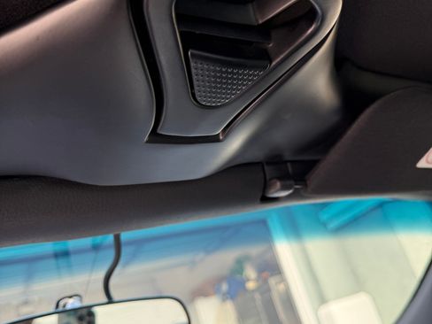 Used 2003 Ford Thunderbird image 13