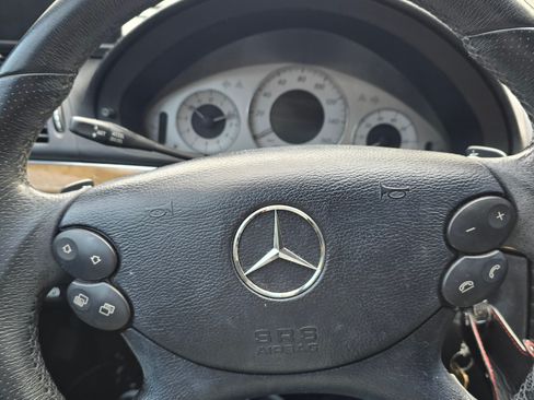 Used 2009 Mercedes-Benz E 350 Sedan image 27