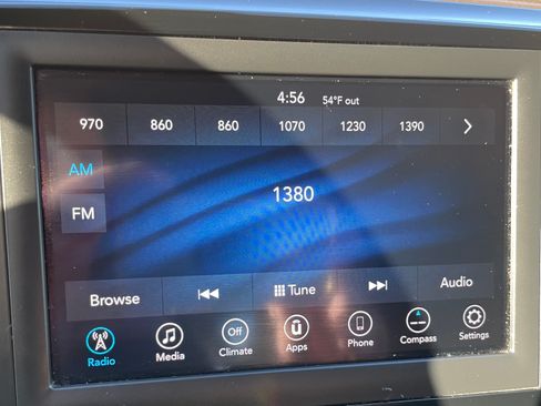 Used 2018 Chrysler Pacifica LX image 14