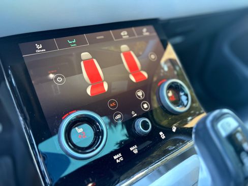 Used 2020 Land Rover Range Rover Evoque First Edition image 19