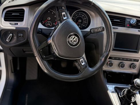 Used 2017 Volkswagen Golf Wolfsburg Edition FWD image 11