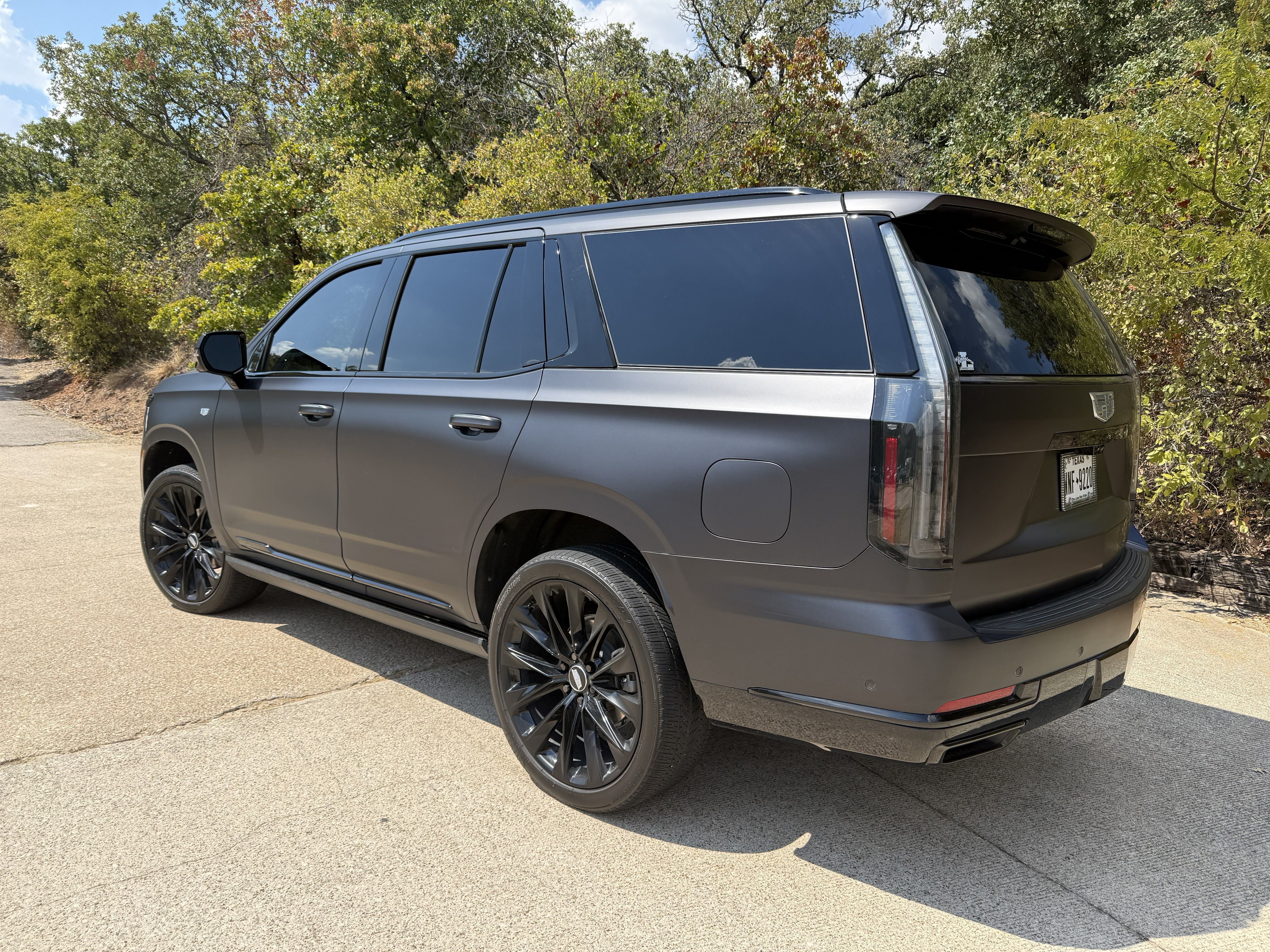 Used 2025 Cadillac Escalade Sport Platinum w/ LPO, ONYX Package AWD/4WD image 4