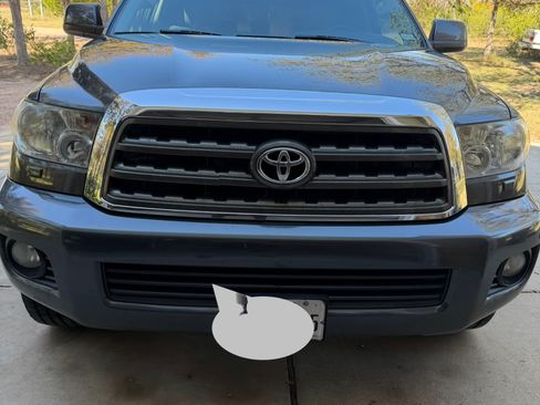 Used 2016 Toyota Sequoia SR5 image 18