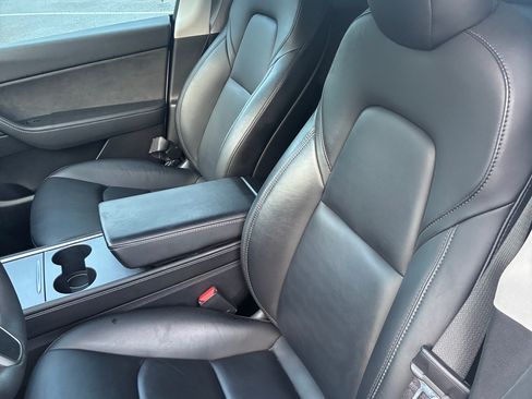 Used 2021 Tesla Model Y Long Range image 6