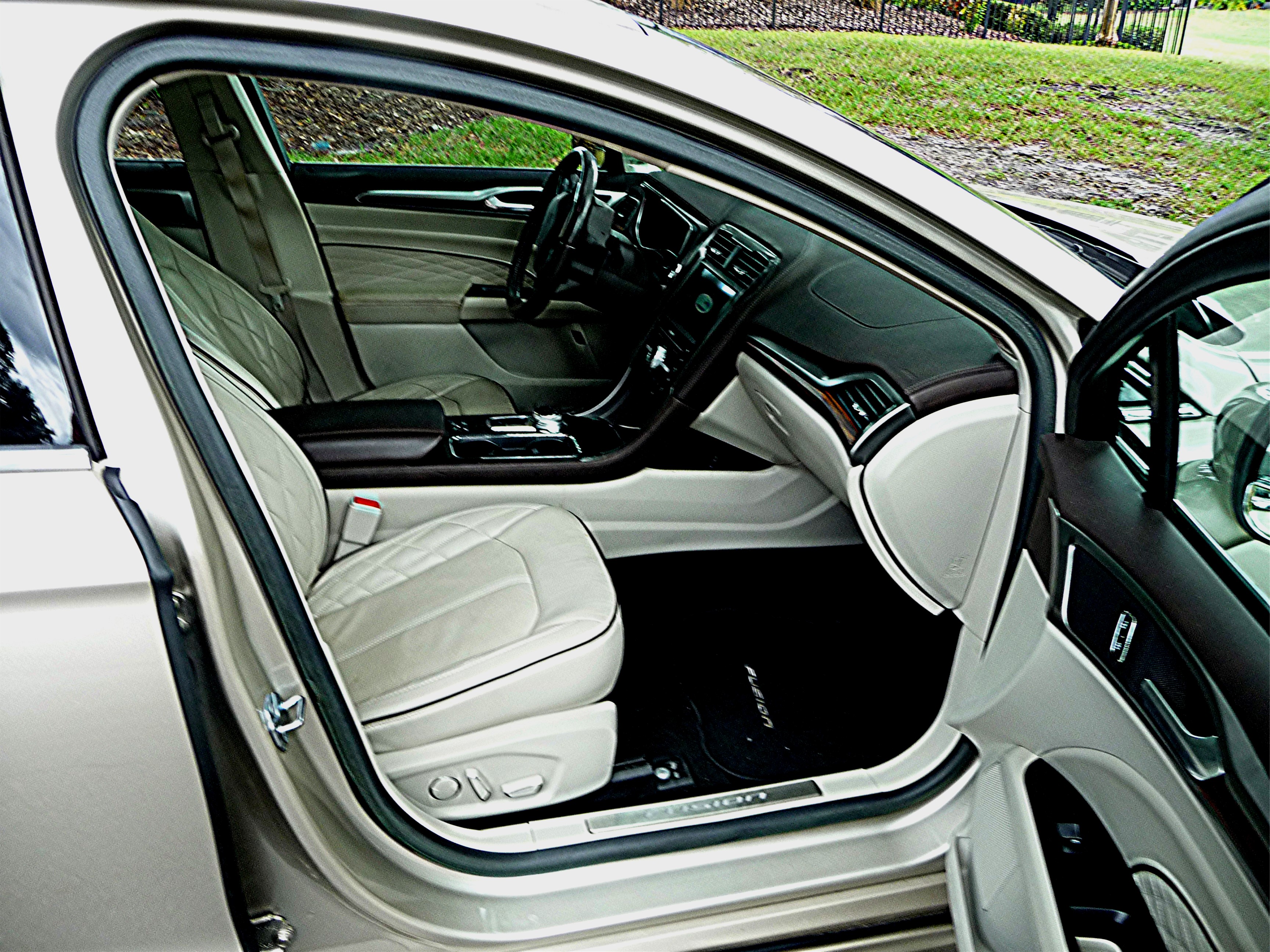 Used 2018 Ford Fusion Platinum FWD image 13