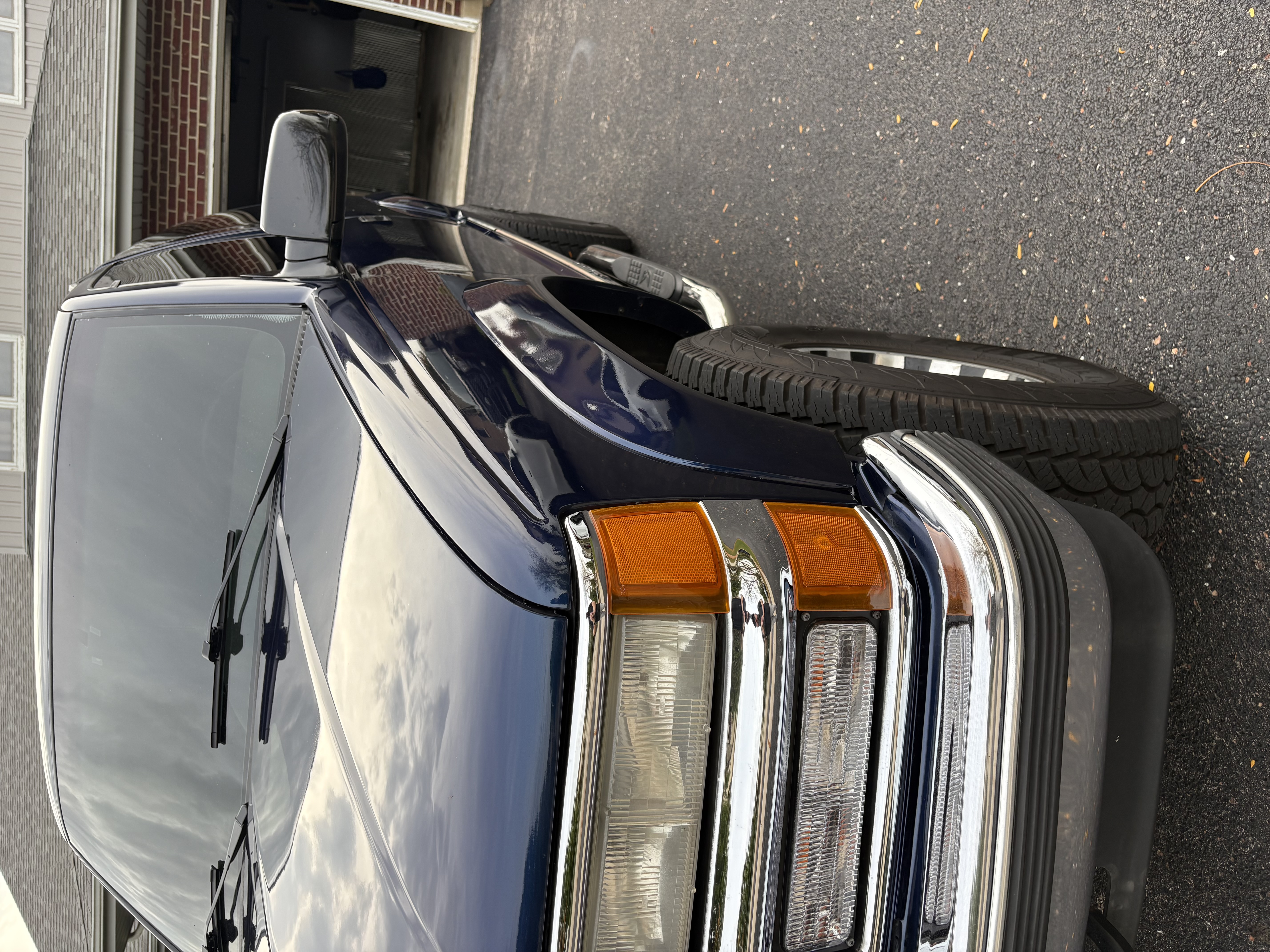 Used 1995 Chevrolet Tahoe 4WD 2-Door image 12