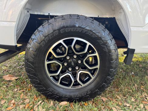 Used 2022 Ford F150 Lariat w/ Max Trailer Tow Package image 11