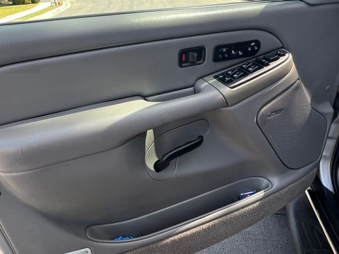 Used 2004 Chevrolet Tahoe LT w/ LT Preferred Equipment Group image 18