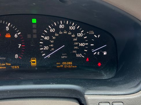 Used 2004 Lexus LS 430 image 16