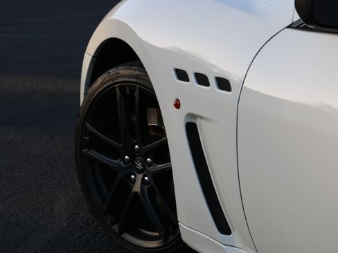 Used 2012 Maserati GranTurismo MC image 16