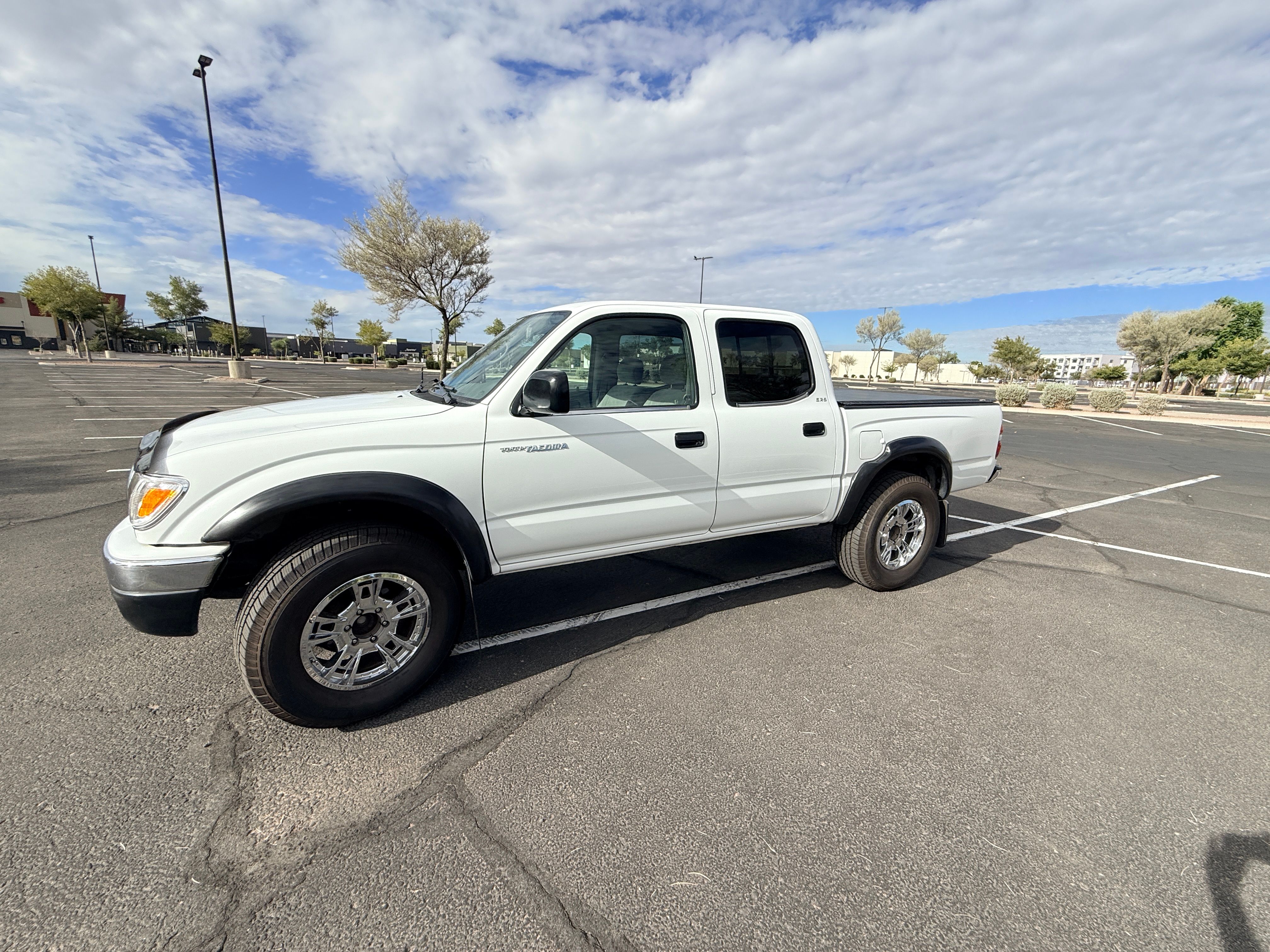 Used 2004 Toyota Tacoma PreRunner RWD image 2