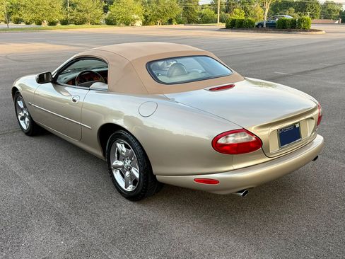 Used 1999 Jaguar XK8 Convertible RWD image 10