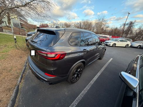 Used 2023 BMW X5 xDrive45e w/ Executive Package image 9