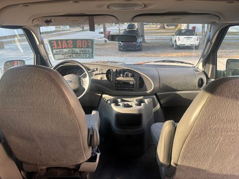 Used 2004 Ford E-350 and Econoline 350 XL image 10