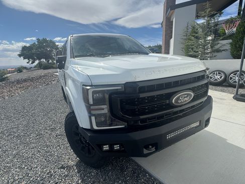 Used 2022 Ford F250 Lariat w/ Tremor Off-Road Package AWD/4WD image 4