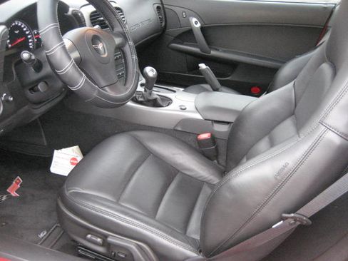 Used 2007 Chevrolet Corvette Coupe w/ Performance Package image 10