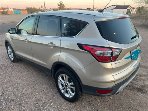 Used 2017 Ford Escape SE FWD image 5