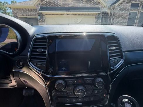 Used 2021 Jeep Grand Cherokee Limited RWD image 10
