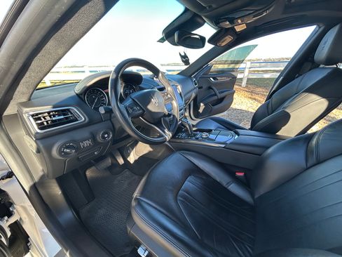 Used 2021 Maserati Ghibli image 16