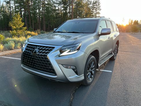 Used 2021 Lexus GX 460 Premium w/ Premium Package AWD/4WD image 2
