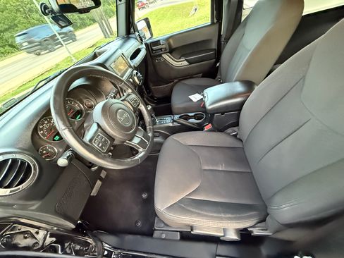Used 2016 Jeep Wrangler Sport w/ Quick Order Package 24S AWD/4WD image 5