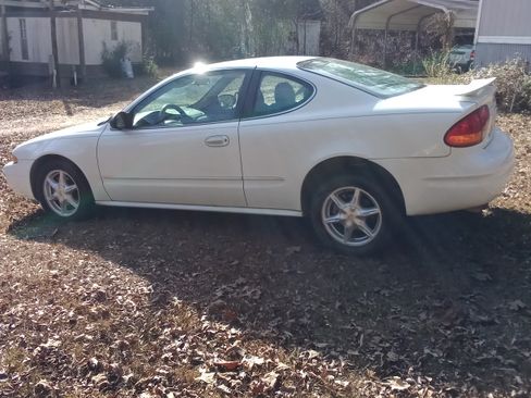 Used 2004 Oldsmobile Alero GL image 4